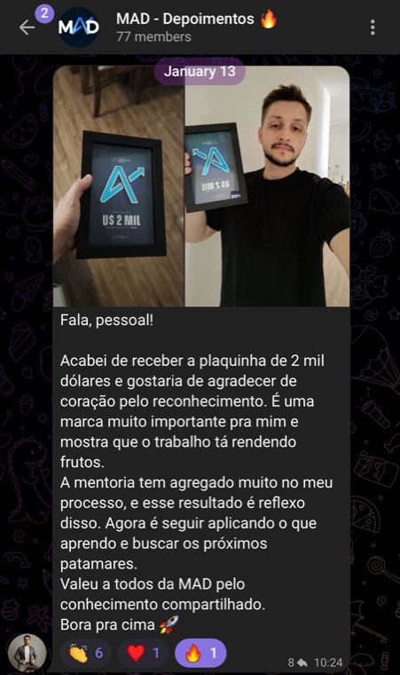 Print de depoimento real: aluno recebe placa de reconhecimento por US$ 2 mil faturados seguindo a mentoria